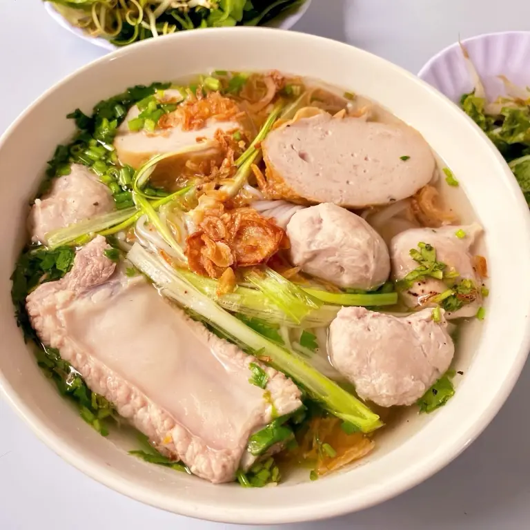 Hình ảnh Bún mọc thập cẩm