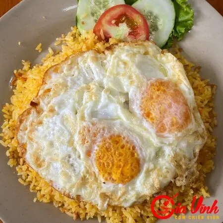 Hình ảnh Cơm chiên trứng ốp la