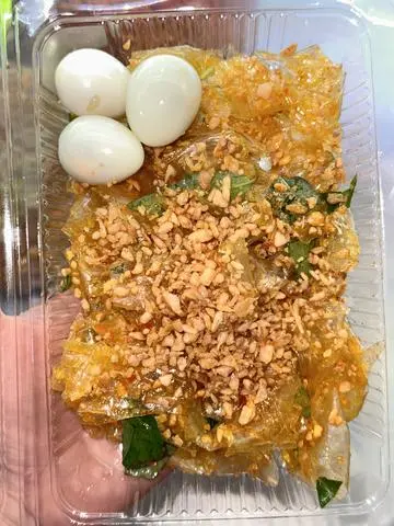 Hình ảnh Bánh tráng trộn sate sốt bò tỏi phi