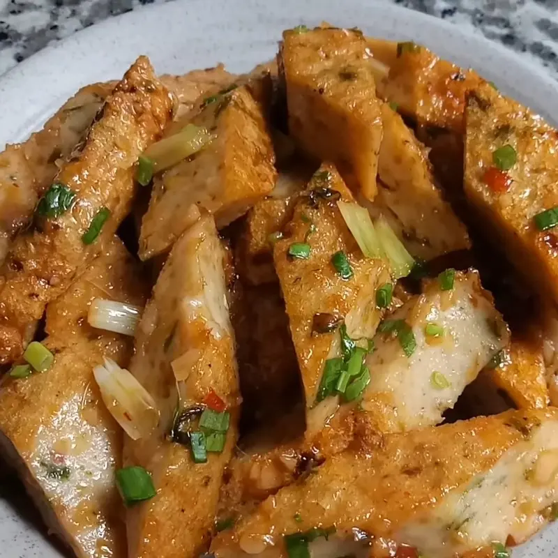 Hình ảnh Cơm chả cá rim mặn ngọt