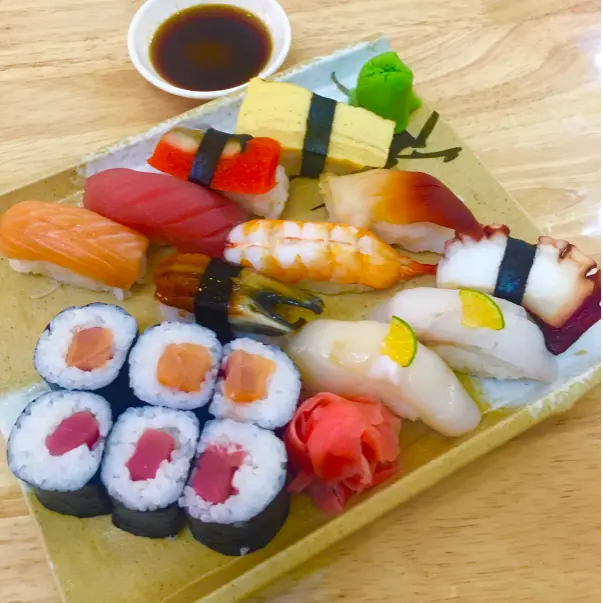 Hình ảnh Combo Sushi 12 