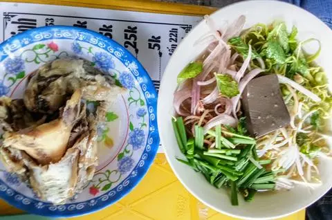 Hình ảnh Bún nước lèo tô đầu cá