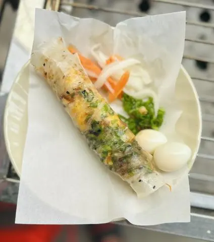 Hình ảnh Bánh tráng nướng mắm ruốc vỏ bánh truyền thống
