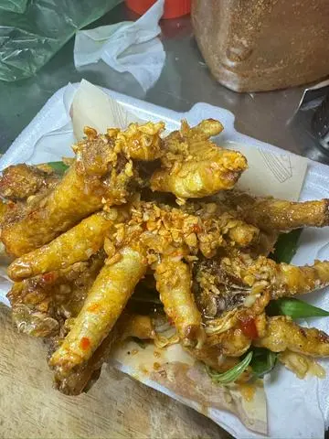 Hình ảnh Chân gà bơ tỏi