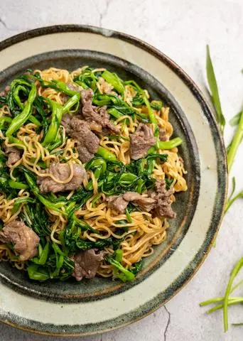Hình ảnh bò xào mì rau muống