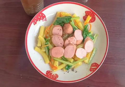 Hình ảnh Nui Xào Xúc Xích xông khói 