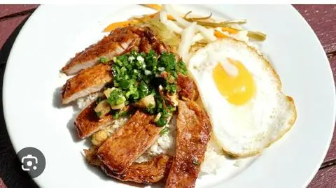 Hình ảnh Cơm tấm sườn trứng