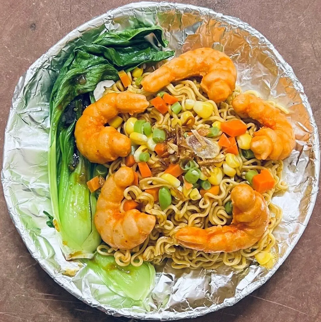 Hình ảnh Mì trộn chả tôm