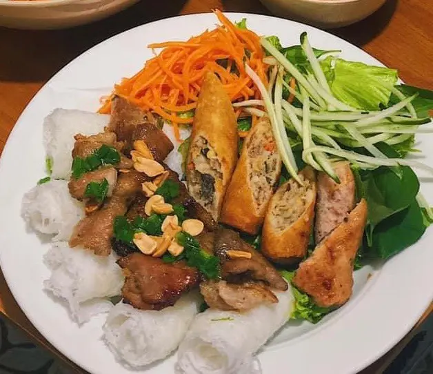 Hình ảnh Bánh hỏi thịt nướng chả giò