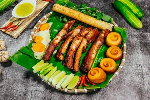 Hình ảnh combo sườn +1 cơm lam +4 bánh bao(tặng full rau)