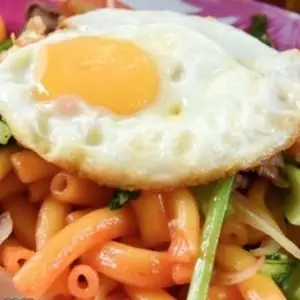 Hình ảnh Nui xào trứng