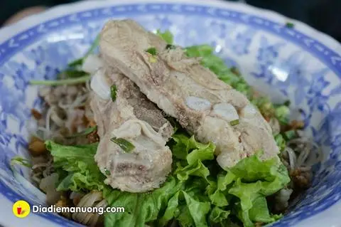Hình ảnh Hủ Tiếu Sườn Khô