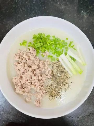 Hình ảnh Cháo Thịt Bằm+ Quẩy