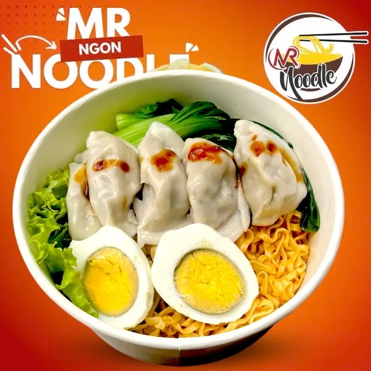 Hình ảnh Mì trộn sủi cảo hấp - trứng luộc