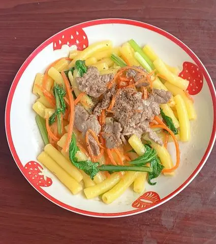 Hình ảnh Nui Xào Bò