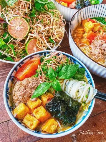 Hình ảnh Bún riêu cua + chả lá lốt 