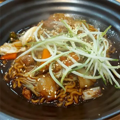 Hình ảnh Mì tương đen