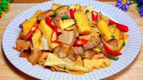 Hình ảnh Cơm thịt kho măng