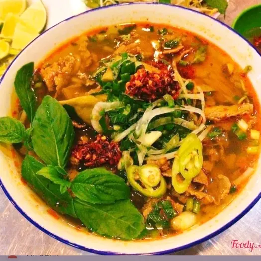 Hình ảnh Bún bò Huế gầu gân