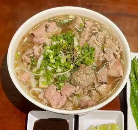 Hình ảnh Phở tái - bò viên