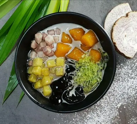 Hình ảnh chè khoai ngũ sắc 