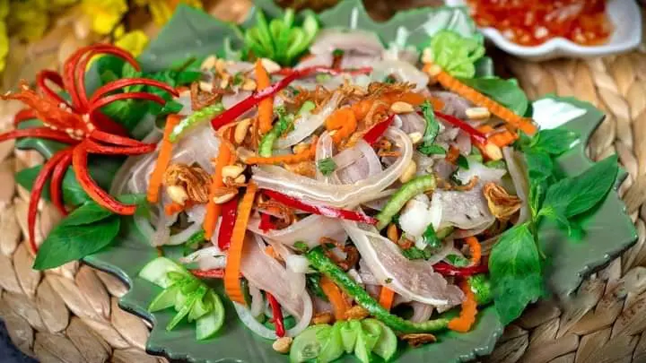 Hình ảnh cơm goi tại heo 