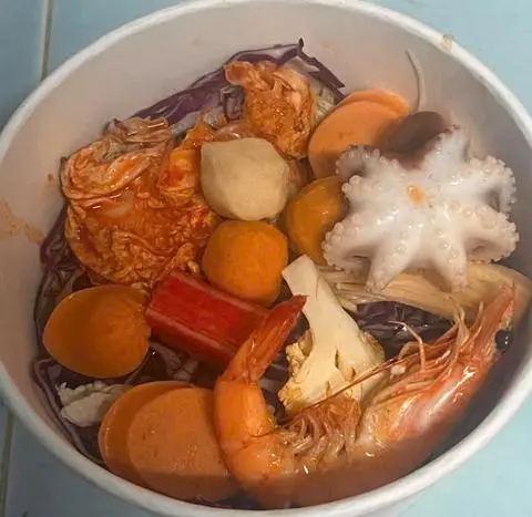 Hình ảnh Mì cay kim chi hải sản