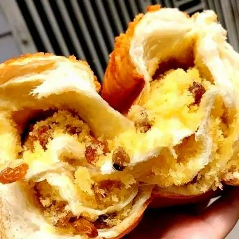 Hình ảnh Bánh mì dừa nho