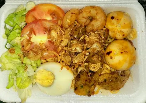 Hình ảnh Mỳ Trộn Xúc xích nướng đá