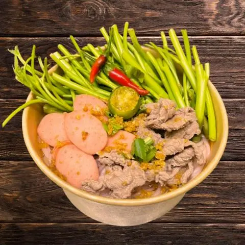 Hình ảnh combo 2 món: Bún thái bò - xúc xích