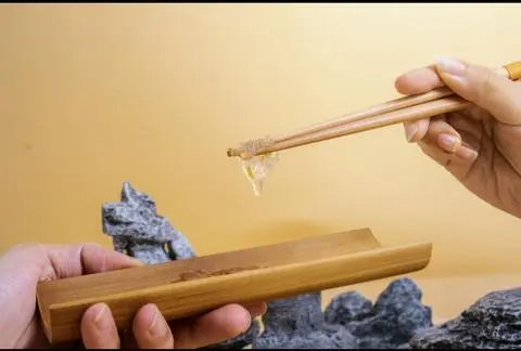 Hình ảnh Tổ yến tươi chưng Gừng