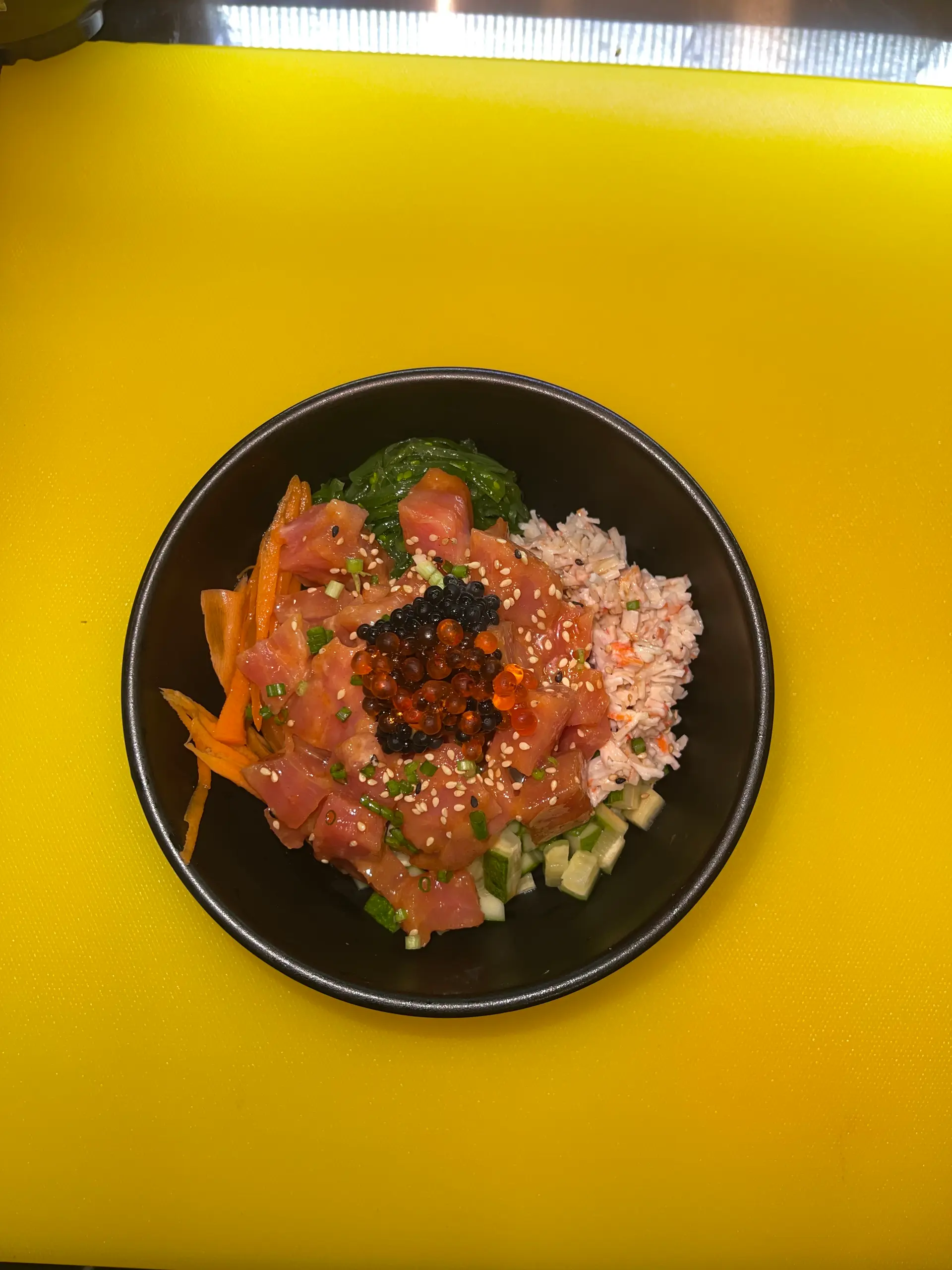 Hình ảnh Cơm tô cá hồi - salmon poke