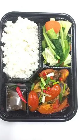 Hình ảnh cơm nem sốt cà chua