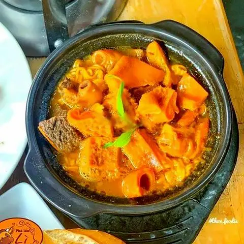 Hình ảnh Phá lấu nồi đất mì gói