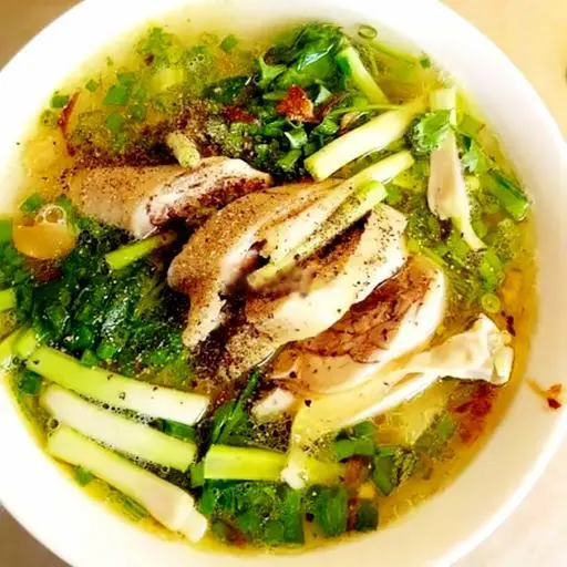 Hình ảnh Hủ tíu gà xé