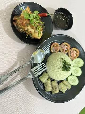 Hình ảnh Cơm tấm đậu hủ nhồi thịt