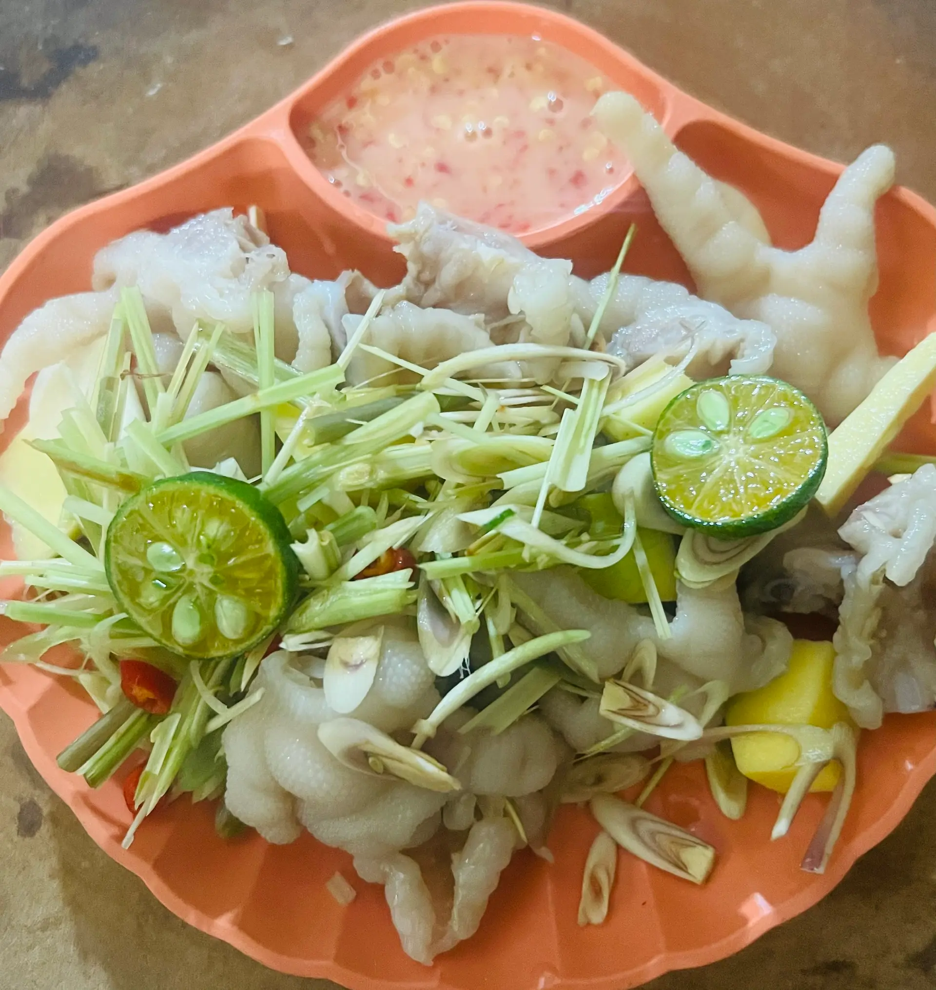 Hình ảnh Chân Gà Rút Xương Ngâm Sả Tắc - phần nhỏ