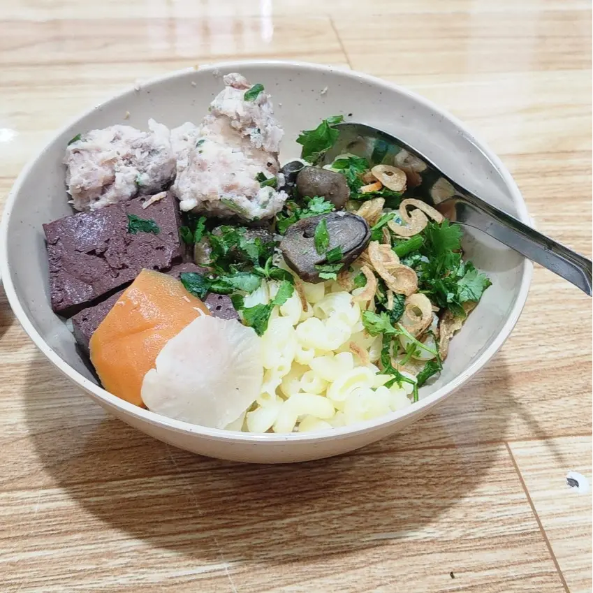 Hình ảnh Nui thịt viên