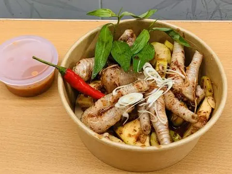 Hình ảnh Chân gà sốt thái nguyên xương ( size M)