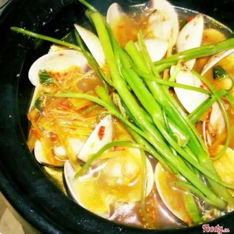 Hình ảnh Nghêu hấp Thái - rau muống