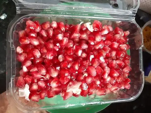 Hình ảnh Lựu tách hạt sẵn 250g