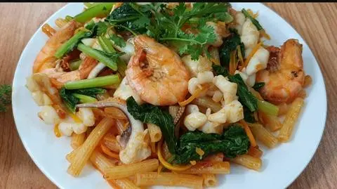 Hình ảnh Nui Xào Hải Sản