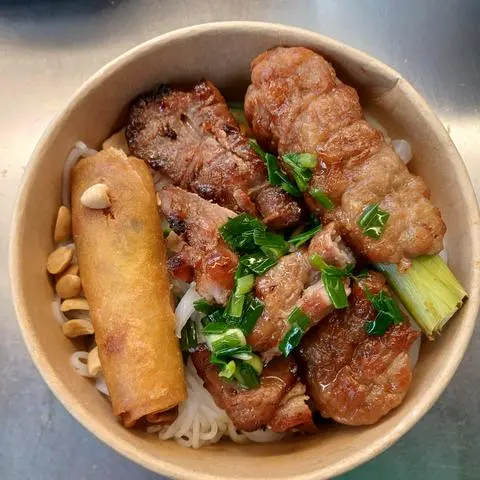 Hình ảnh Bún thịt nướng đặc biệt