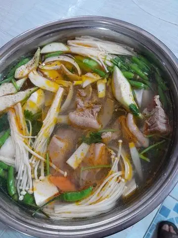 Hình ảnh Lẩu gà tiềm ớt hiểm