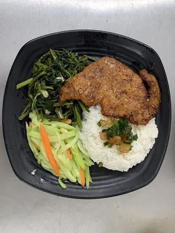 Hình ảnh Cơm Sườn Nướng + Gà Nướng