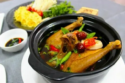 Hình ảnh Gà Tiềm Ớt Hiểm (1/4con gà ta thả vườn) 