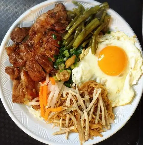 Hình ảnh Cơm sườn bì ốp la