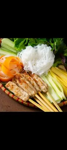 Hình ảnh nem lụi nướng + bánh giòn  10 cay