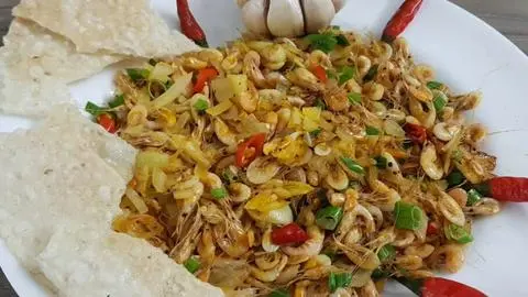 Hình ảnh Tép xào xúc bánh đa