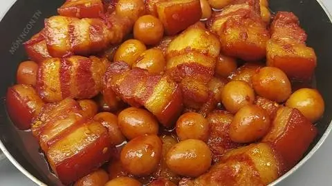 Hình ảnh Cơm thịt kho trứng cút
